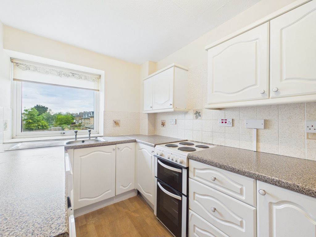Additional image 9 of 2 bed flat to rentAlma Road, Windsor, Berkshire SL4