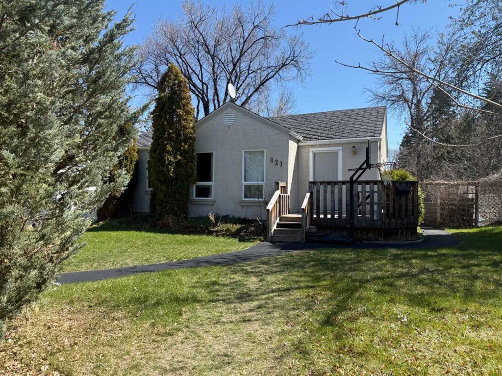 821 14 Street S, Lethbridge, AB, T1J 2Y6