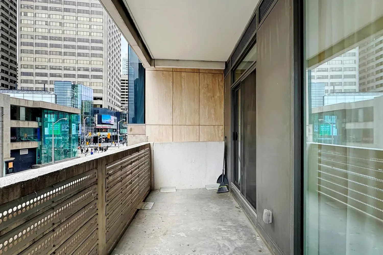 Additional image 12 of 2221 Yonge Street 213