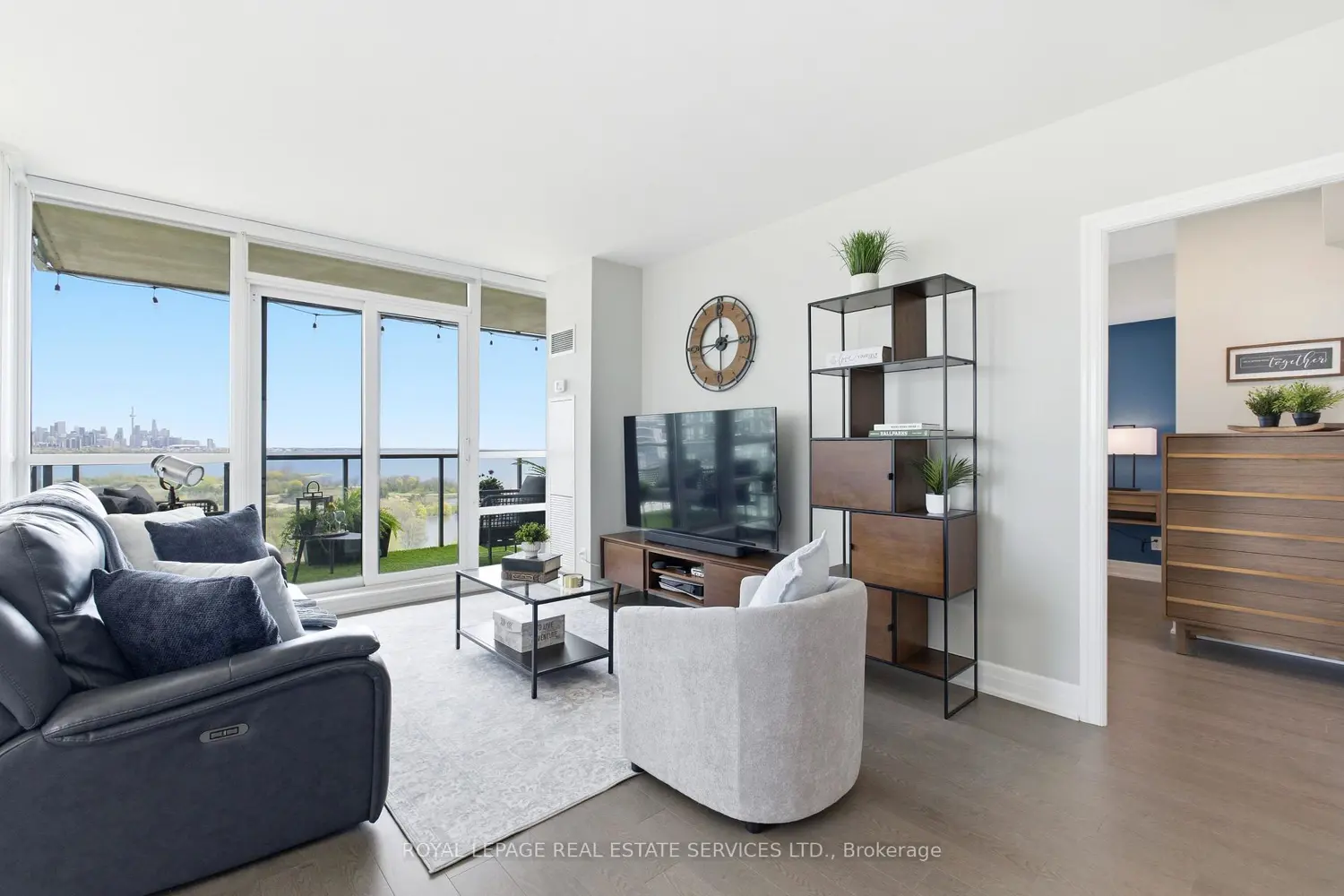 2230 Lake Shore Boulevard 1506 photo 3
