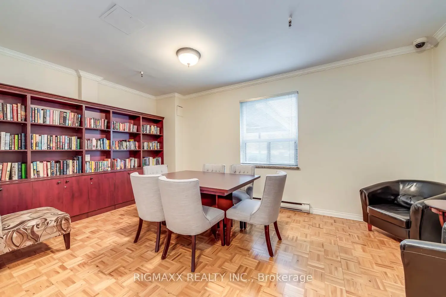Additional image 17 of 1660 Bloor Street 801