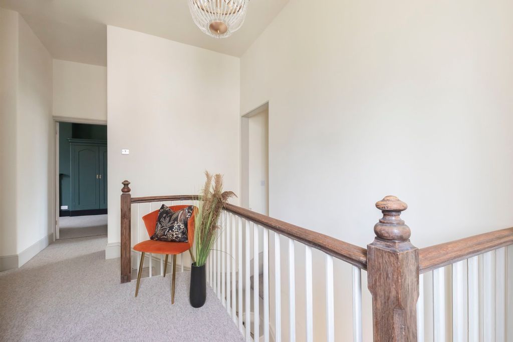 Additional image 23 of 7 bed detached house to rentLondon Road, Cheltenham GL52