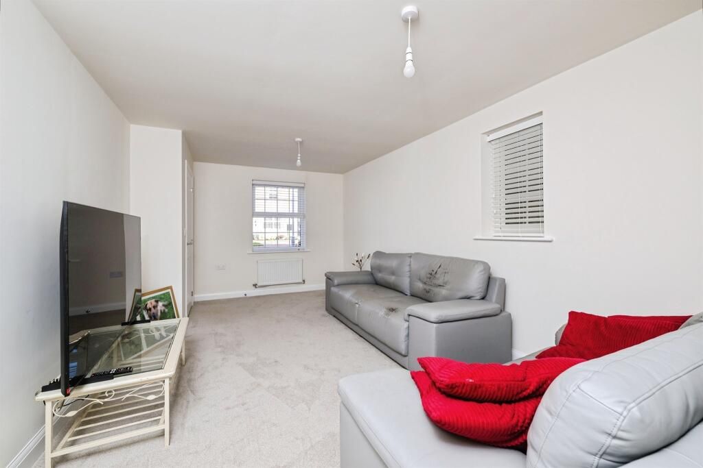Additional image 5 of 3 bed property to rentLulworth Place, Peterborough PE7