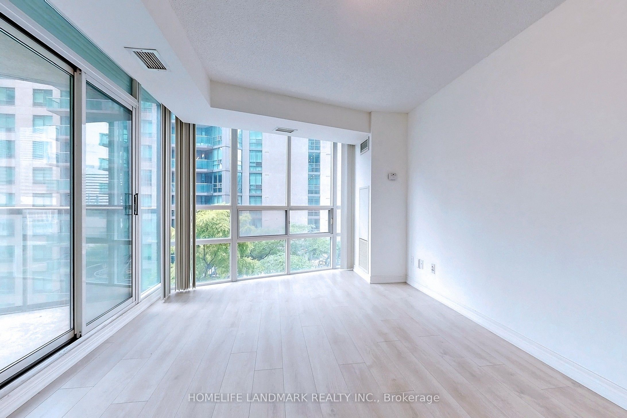 Additional image 6 of 901-30 Grand Trunk Crescent, Toronto, ON, M5J 3A4