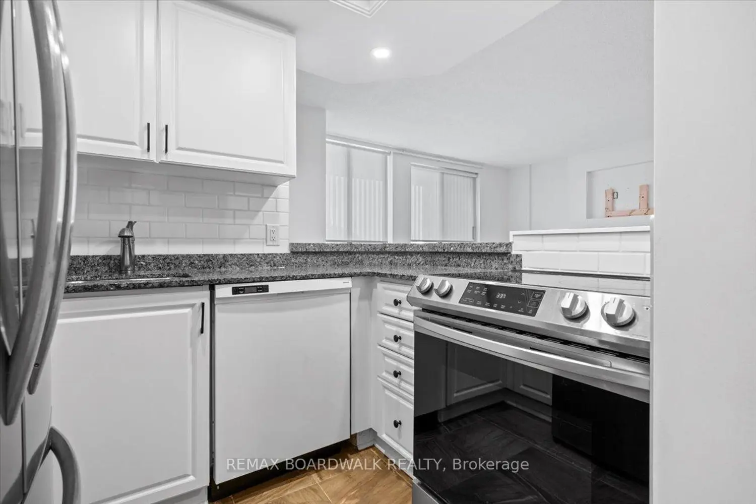 15 Murray Street 308 photo 5