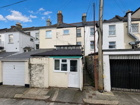 St Barnabas Terrace, Stoke PL1, Studio to rent