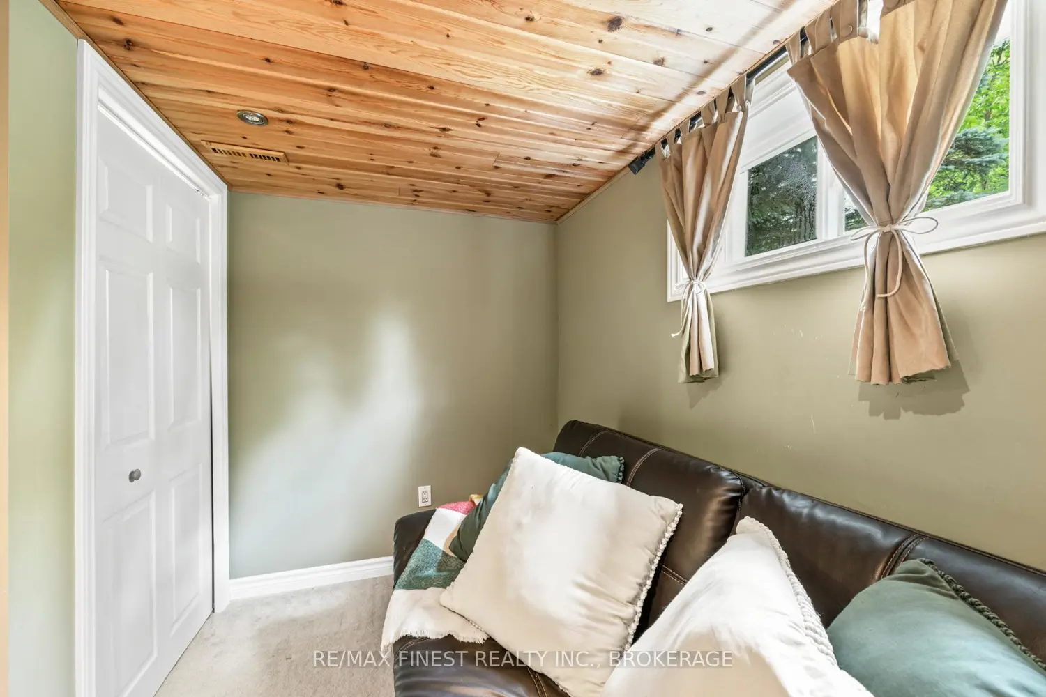 Additional image 11 of 1429 Avondale Crescent