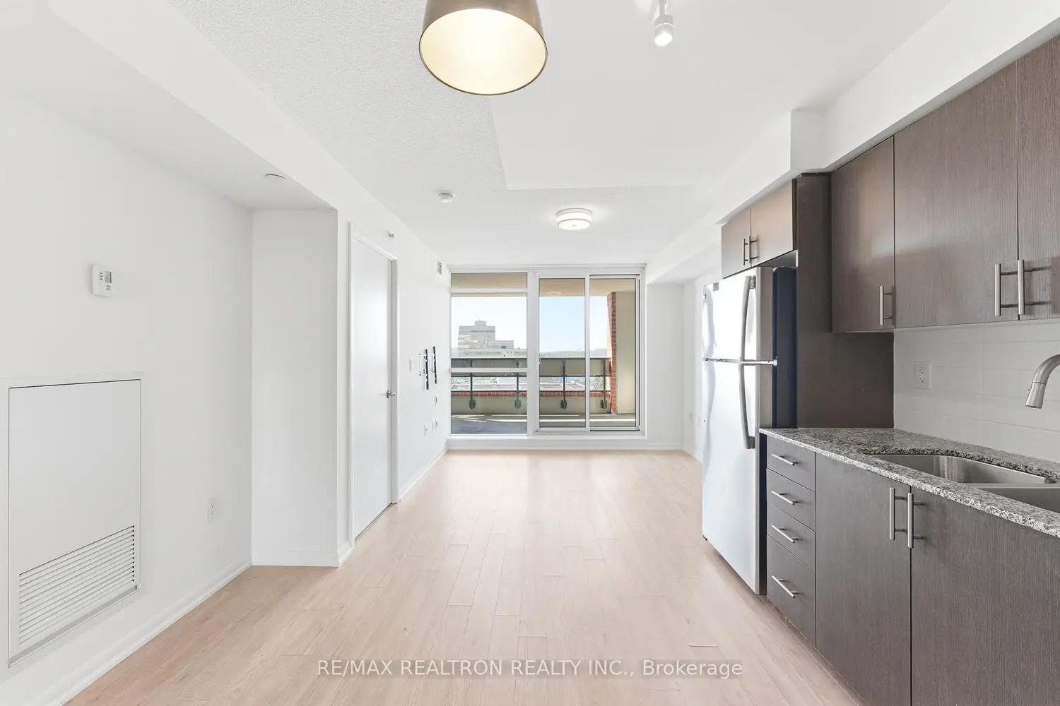 Additional image 5 of 830 Lawrence Avenue 446