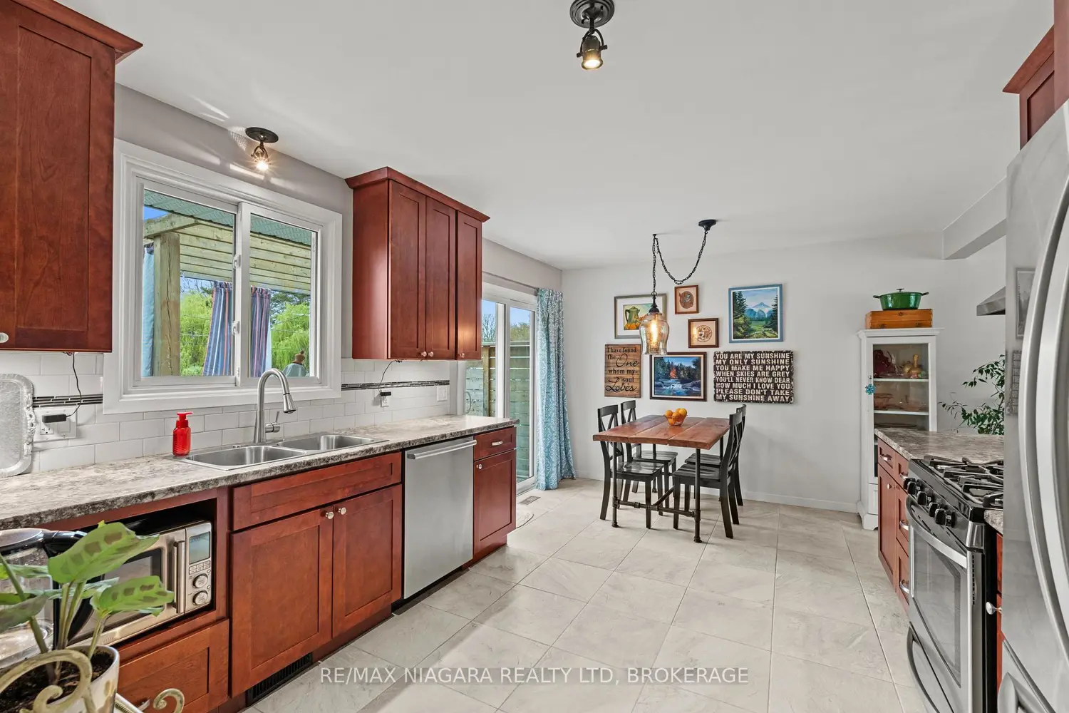 Additional image 8 of 8751 Banting Avenue