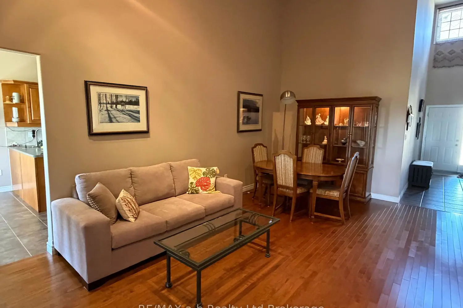717 Garden Court Crescent