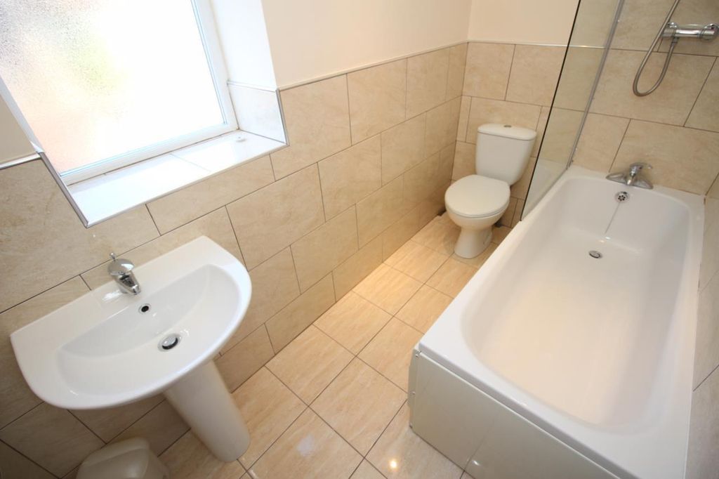 Additional image 12 of 6 bed maisonette to rentHolmwood Grove, Jesmond, Newcastle Upon Tyne NE2