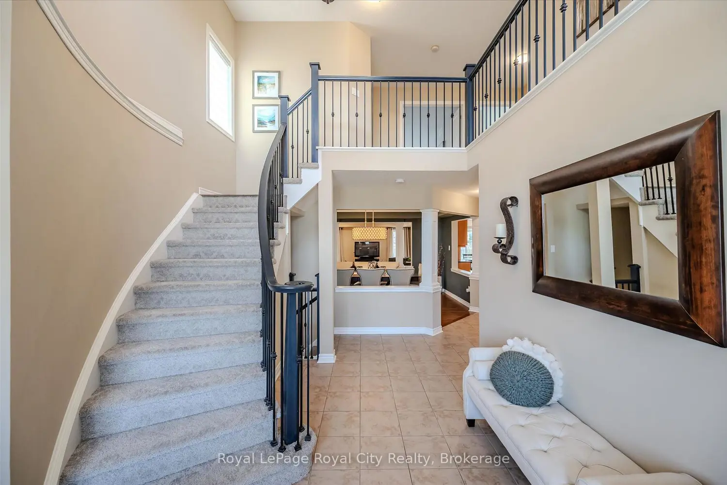 16 Hall Avenue photo 2