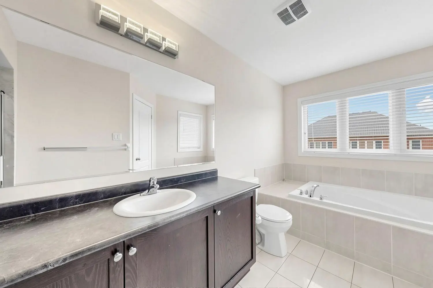 Additional image 10 of 61 Campwood Crescent