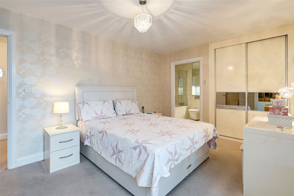Additional image 10 of 2 bed flat to rentMarine Parade, Worthing, West Sussex BN11
