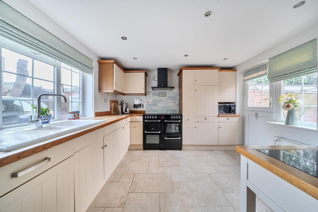 Additional image 4 of 5 bed detached house for saleUpper Vicarage Road, Kennington TN24