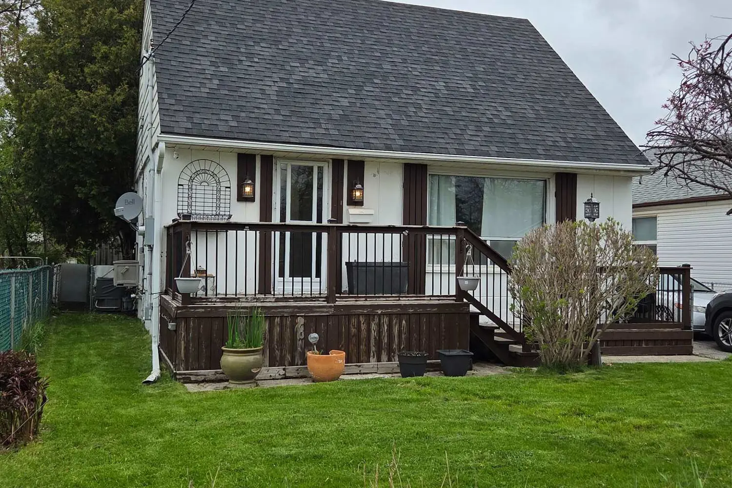 24 Densmore Avenue photo 2