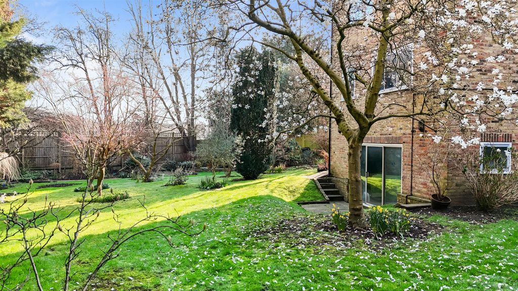 Additional image 11 of 5 bed detached house for saleCedars Close, London NW4