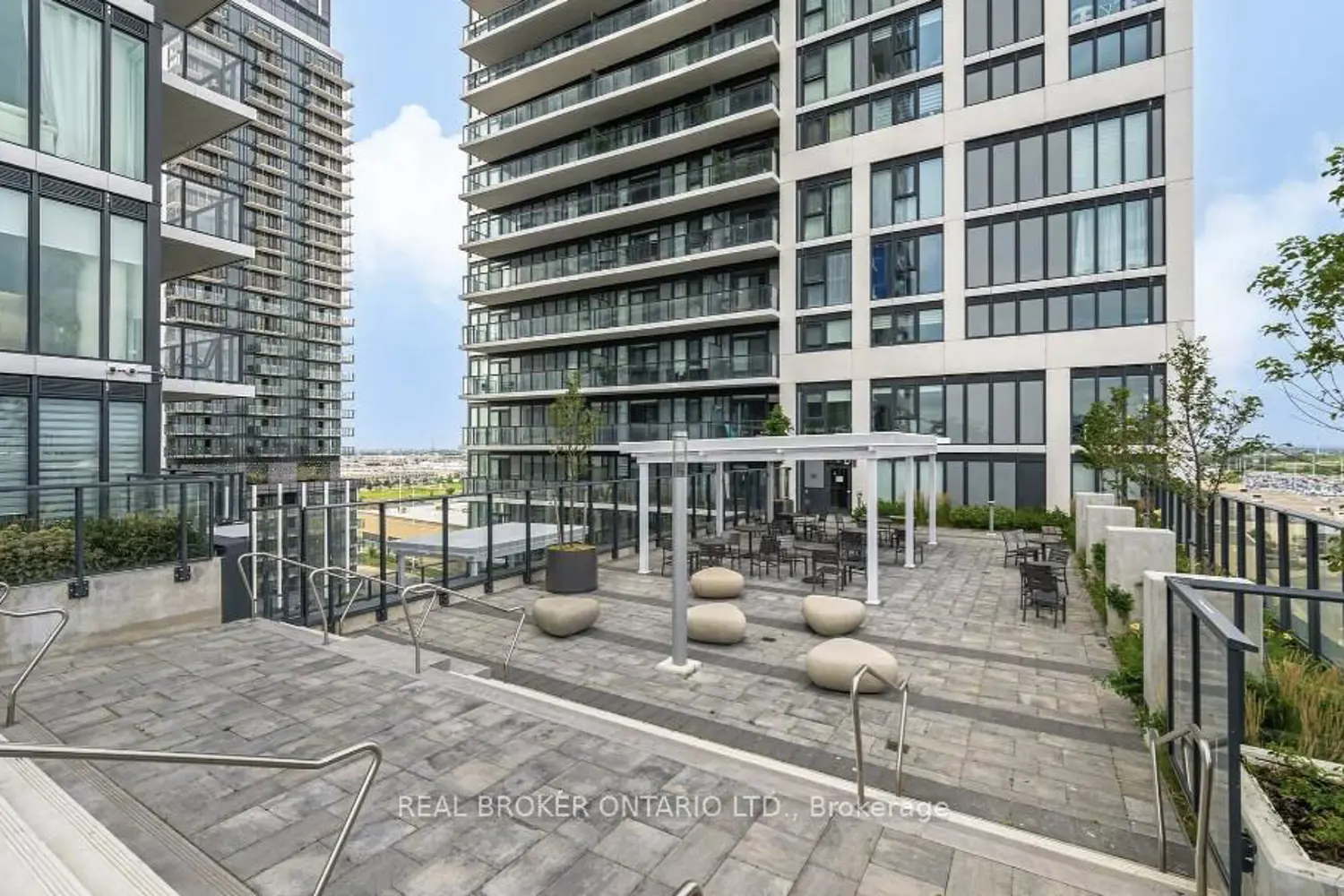 Additional image 18 of 9000 Jane Street 618