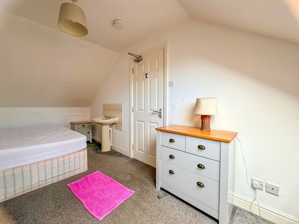 Additional image 6 of Room to rentTurnpike Close, St Johns, Worcester WR2