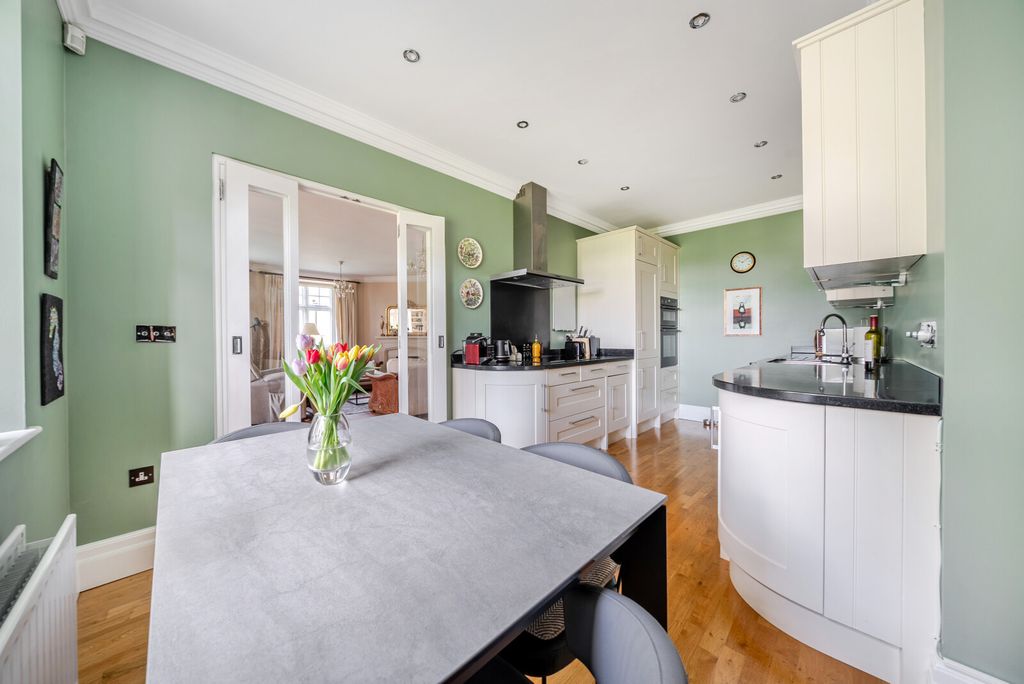 Additional image 15 of 2 bed flat for saleWoolmer Lane, Bramshott, Liphook GU30