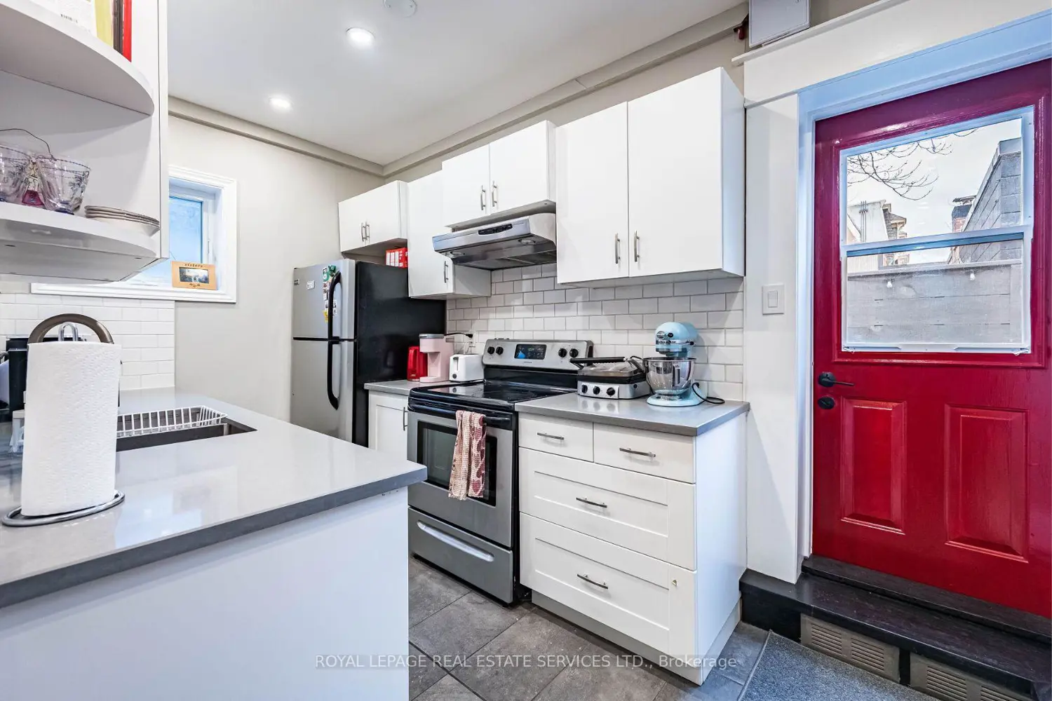 294 Gerrard Street photo 5
