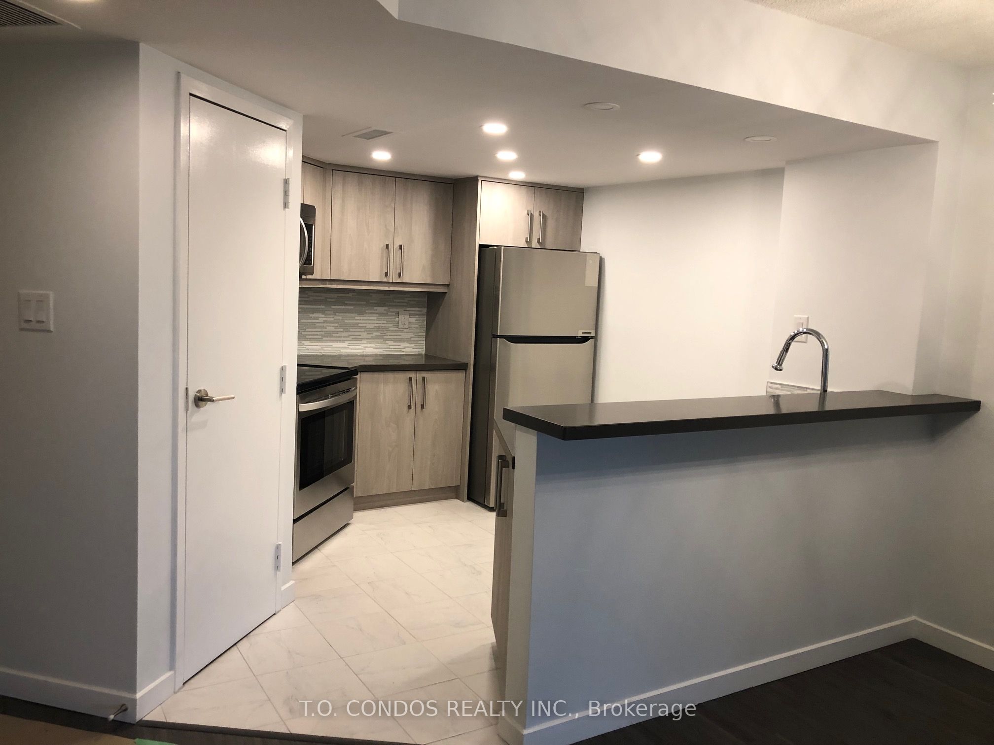 Additional image 2 of 318-1001 Bay Street, Toronto, ON, M5S 3A6