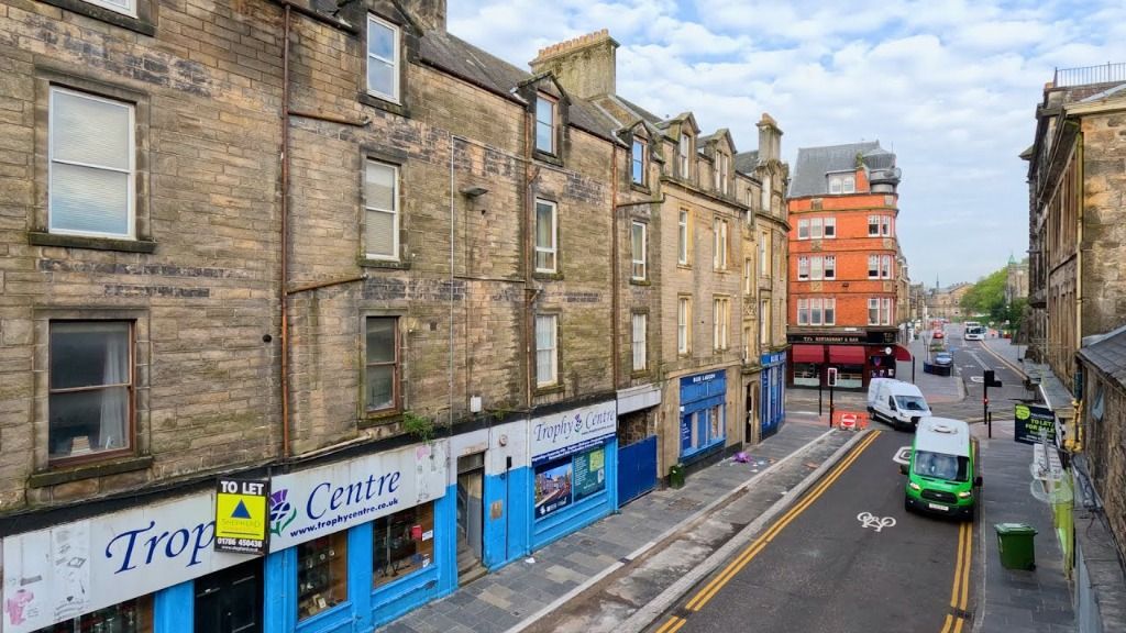 3 bed flat to rentUpper Craigs, Stirling Town, Stirling FK8