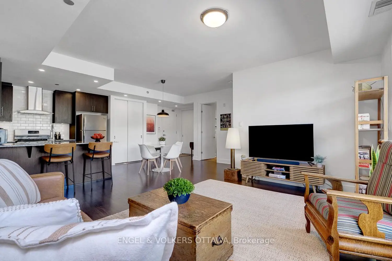 Additional image 6 of 7 Marquette Avenue 213
