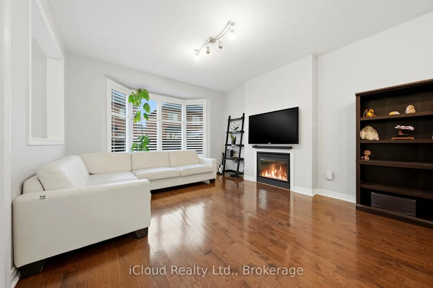 23 Sweetner Drive photo 5