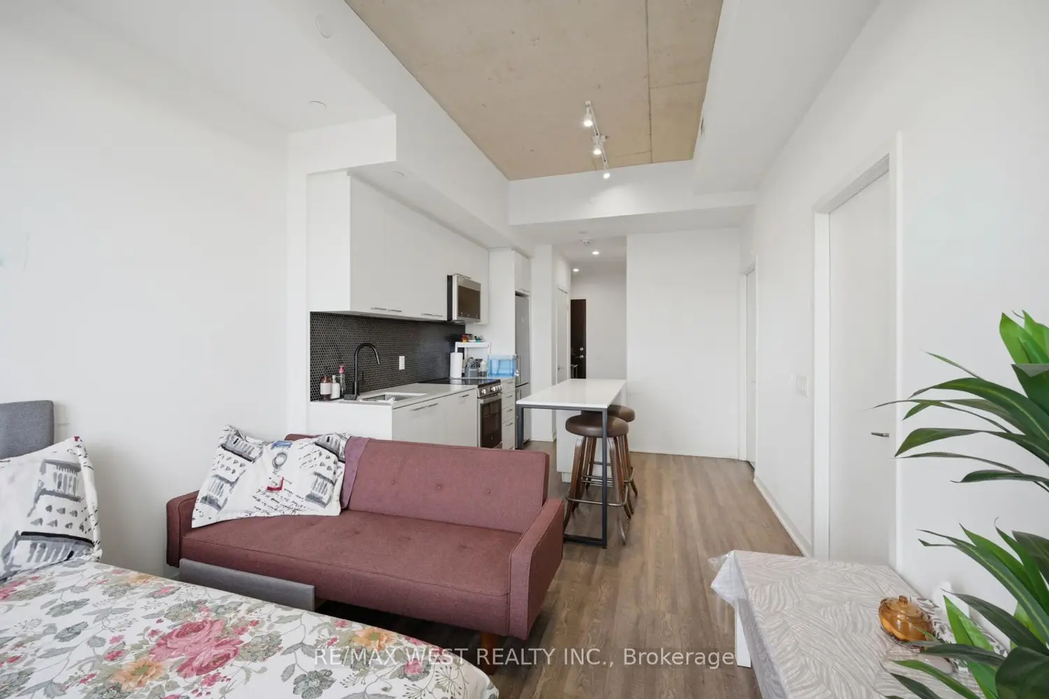 1808 St Clair Avenue 801 photo 5
