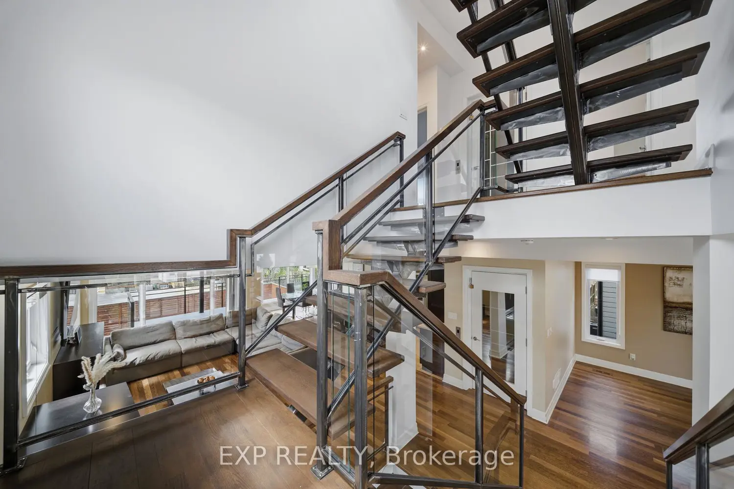 1356 Louis Lane photo 5