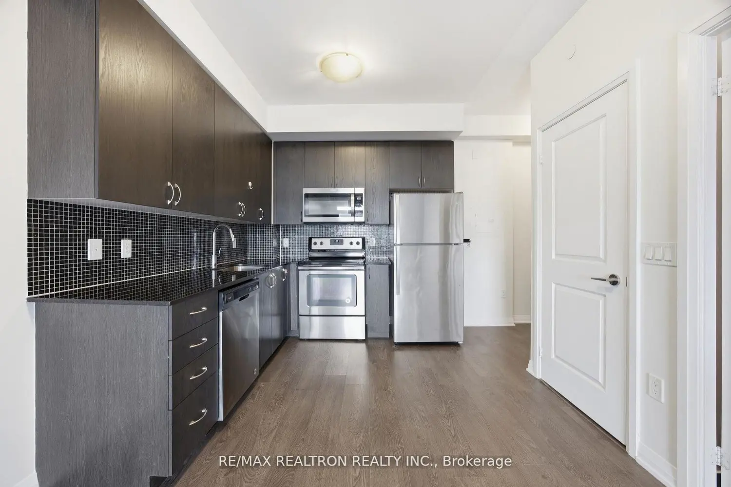 Additional image 5 of 9560 Markham Road 1107