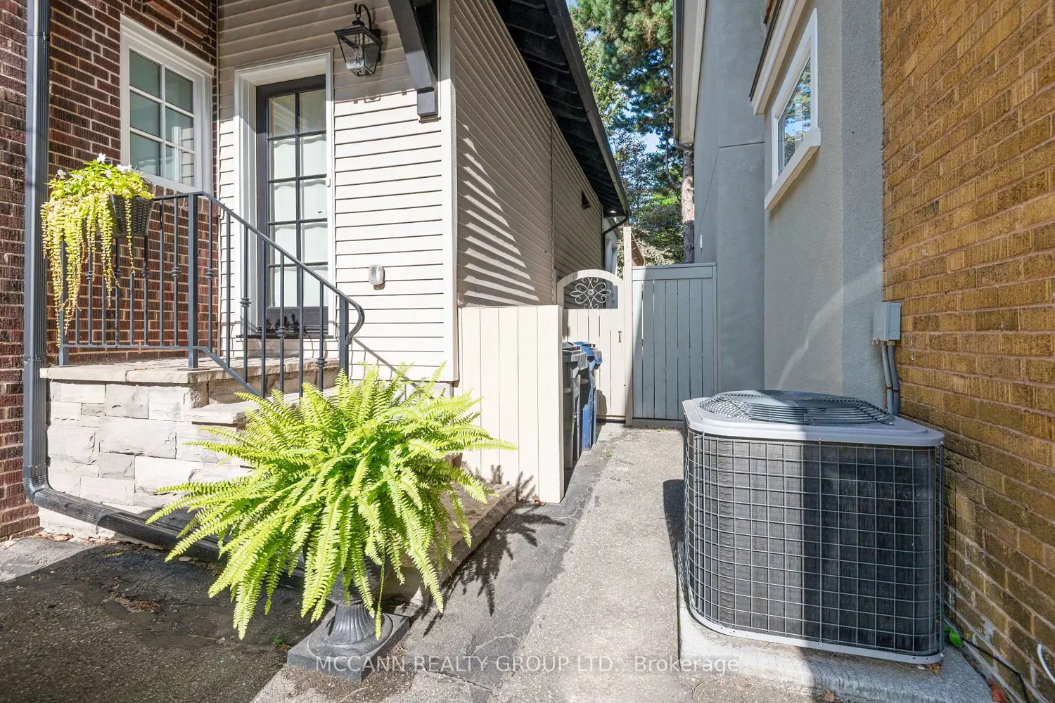 45 Lascelles Boulevard photo 5