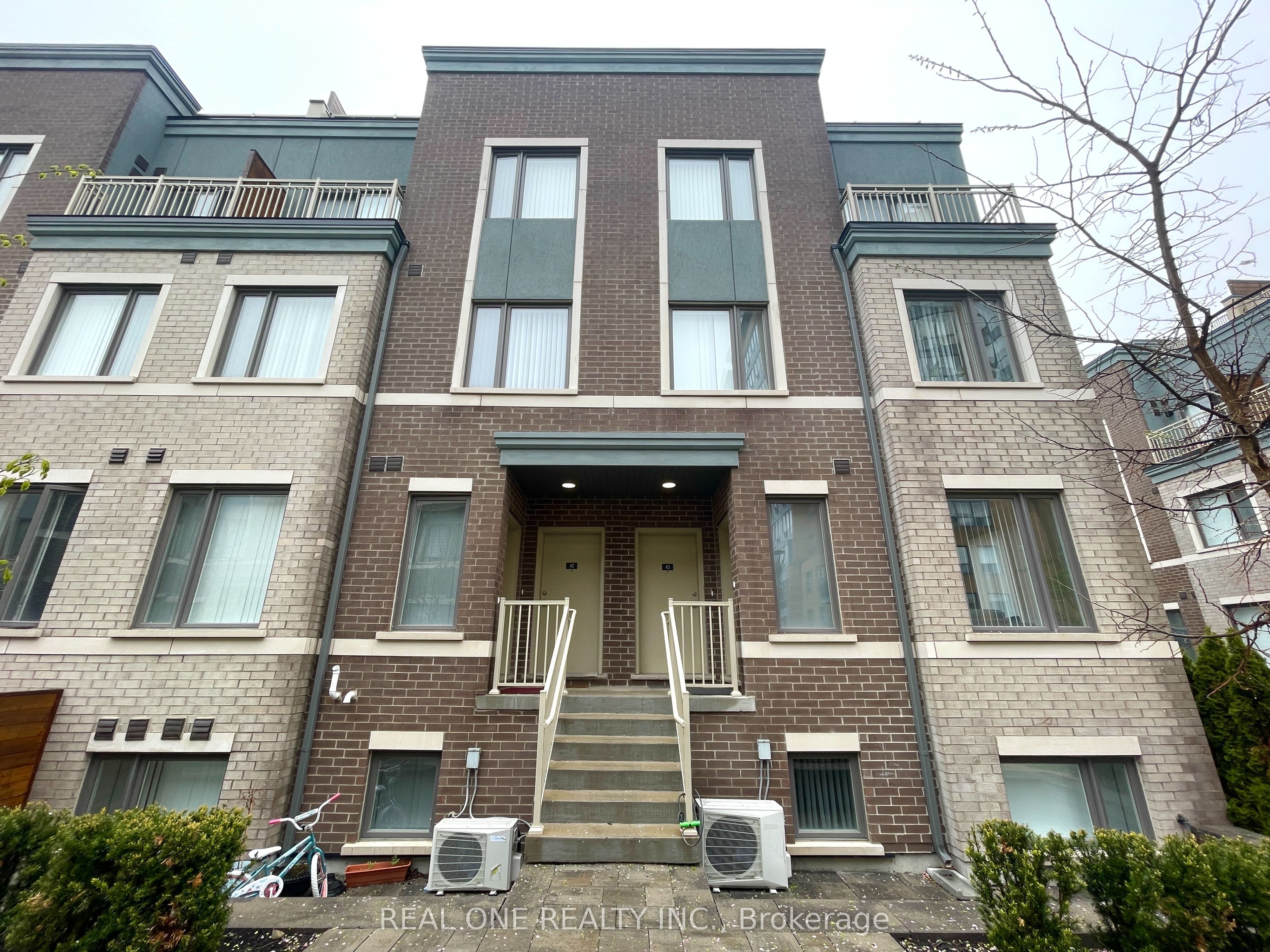 41-15 William Jackson Way, Toronto, ON, M8V 0J8