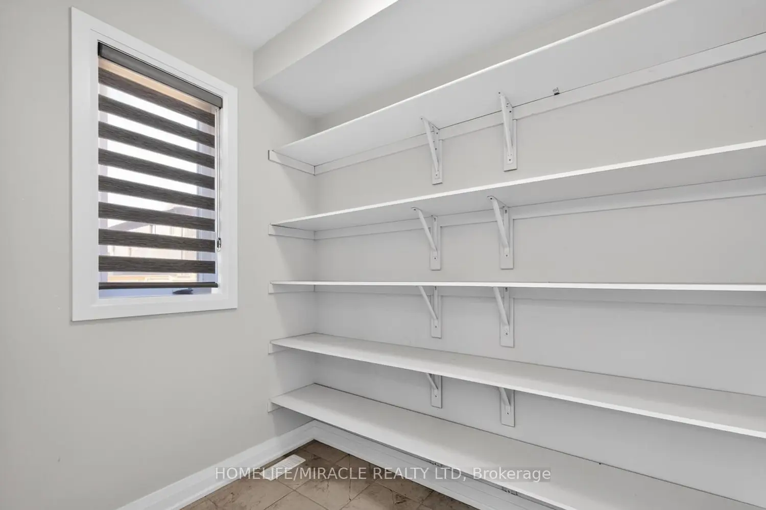 Additional image 11 of 1032 Edinburgh Drive