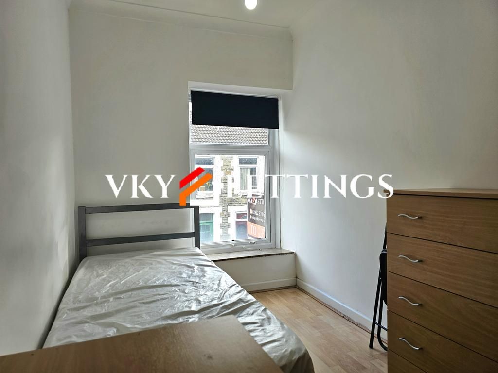 4 bed shared accommodation to rentKing Street, Pontypridd CF37