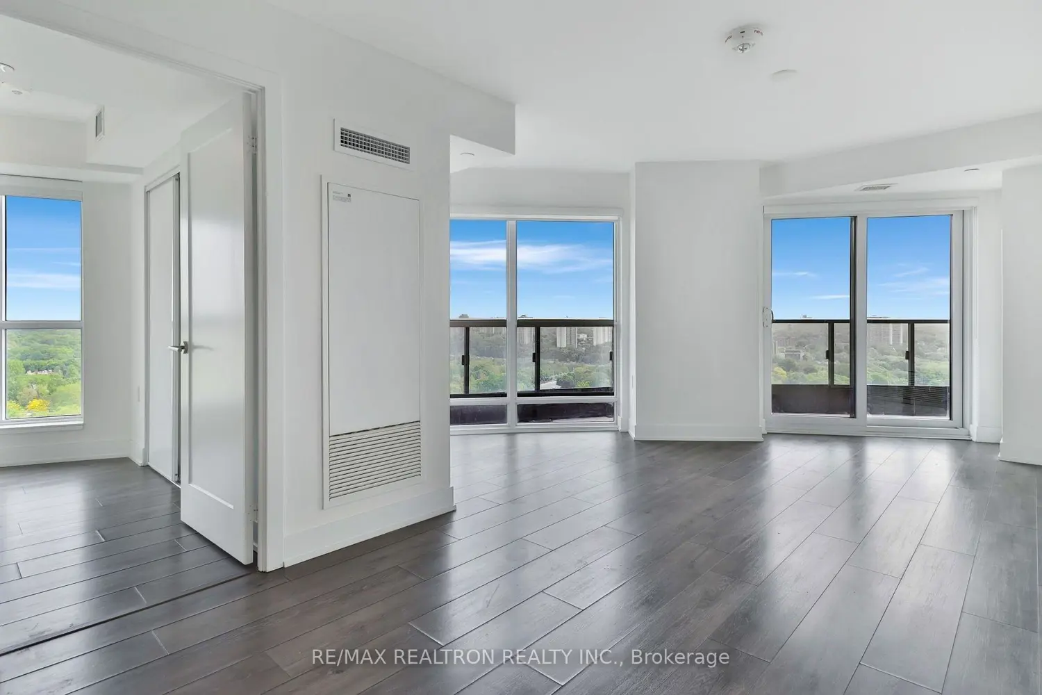 Additional image 4 of 585 Bloor Street 1117