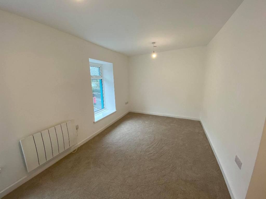 Additional image 3 of 2 bed flat to rentHigh Street, High Street, Gilfach Goch, Porth CF39
