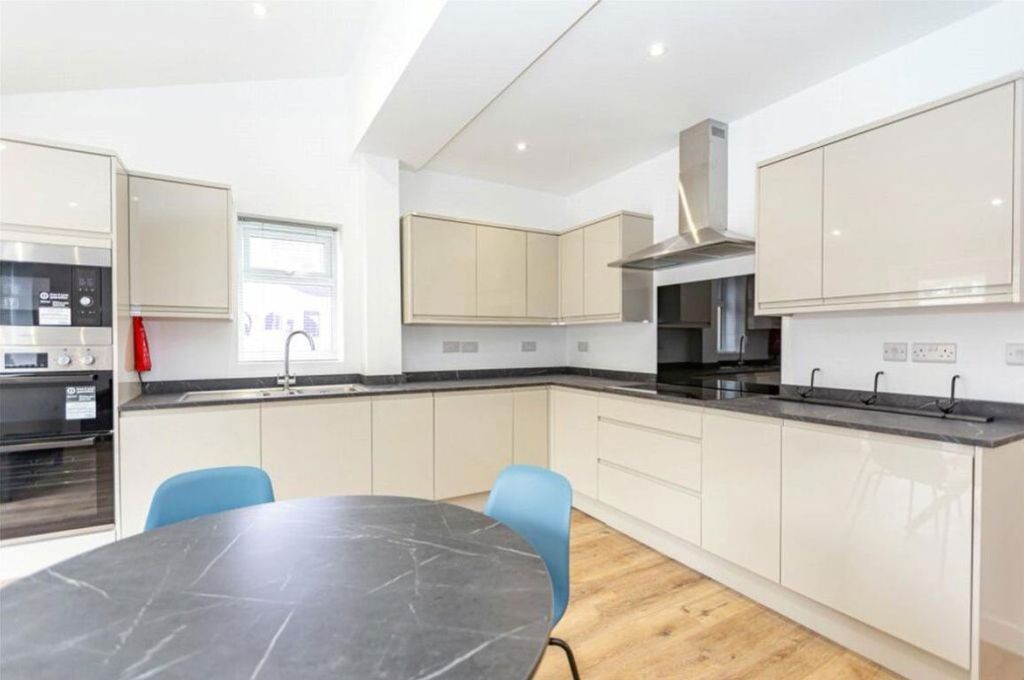 Additional image 3 of 6 bed property to rentStanley Avenue, Filton BS34