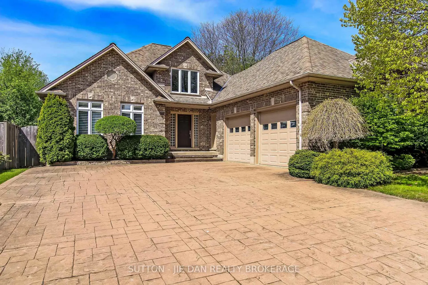 631 Whitehaven Crescent