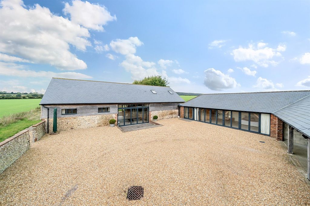 4 bed barn conversion to rentSlatey Barn Langford Farm, Chilgrove Road, Lavant, Chichester, West Sussex PO18