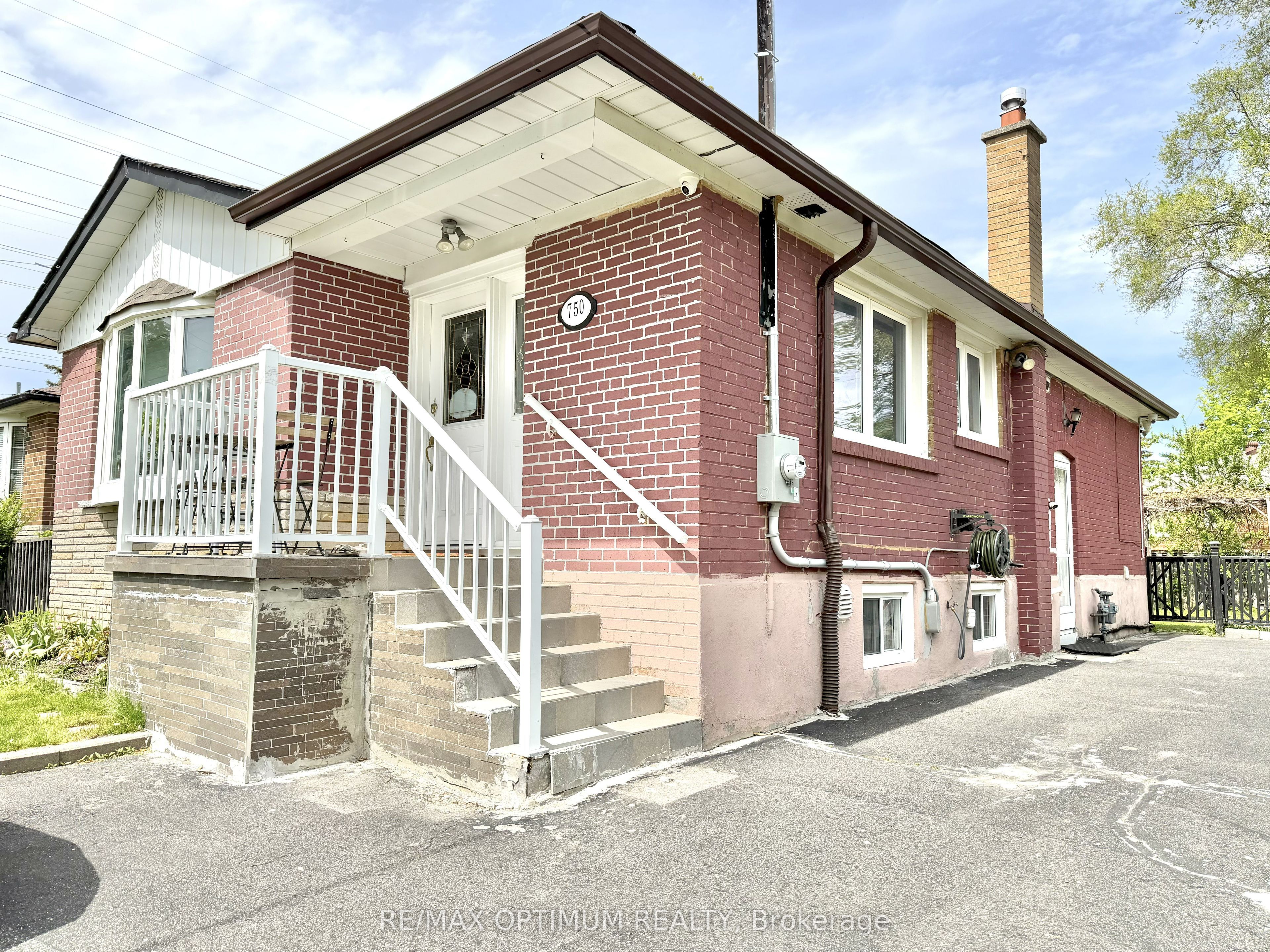 Bsmt-750 Brimorton Drive, Toronto, ON, M1G 2S3