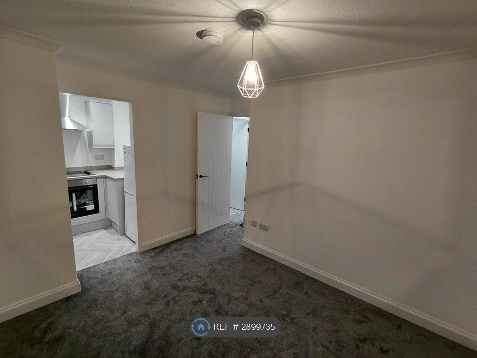 1 bed flat to rentCastle Quay, Neath SA11