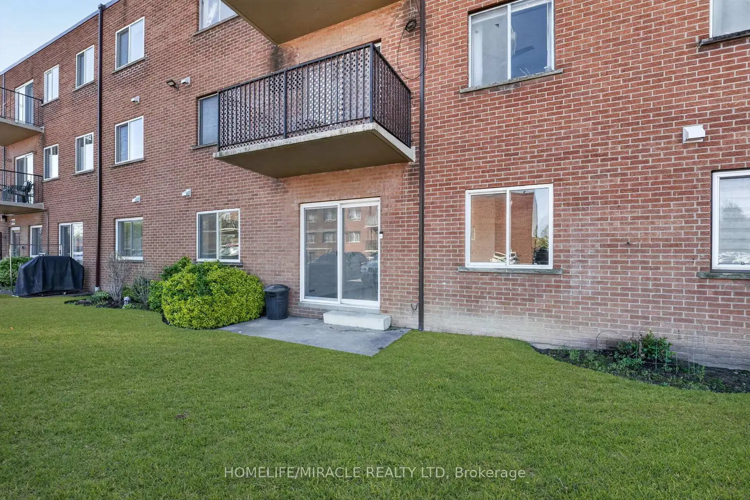 Additional image 10 of 456 Carlton Street 5