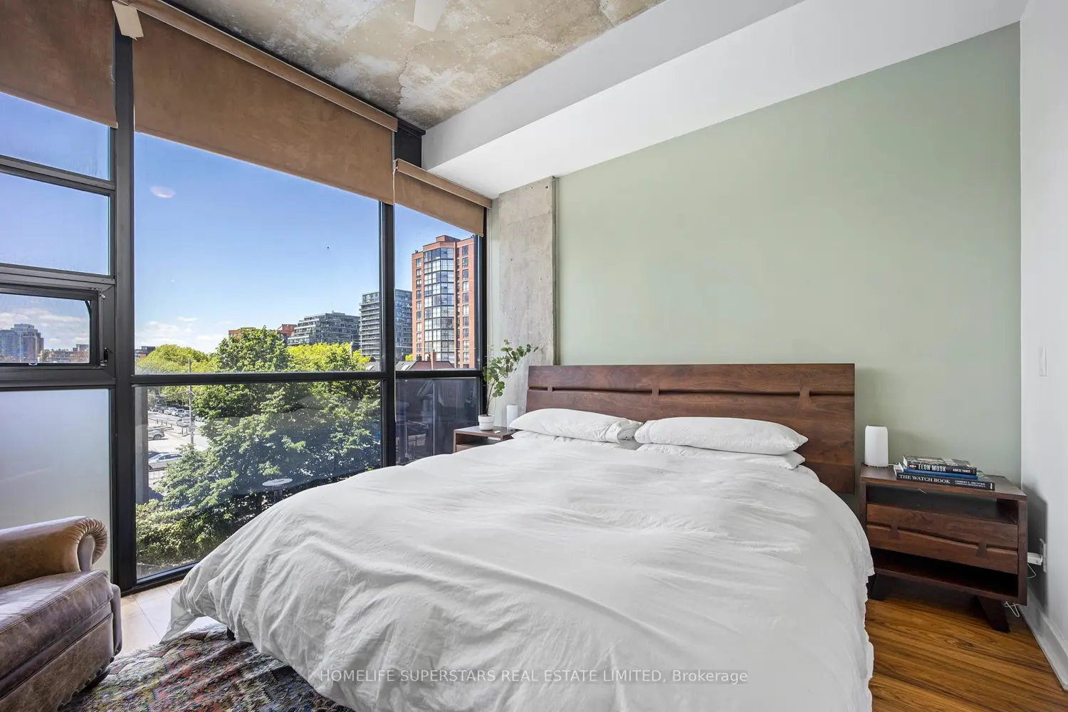 60 Bathurst Street 303 photo 3