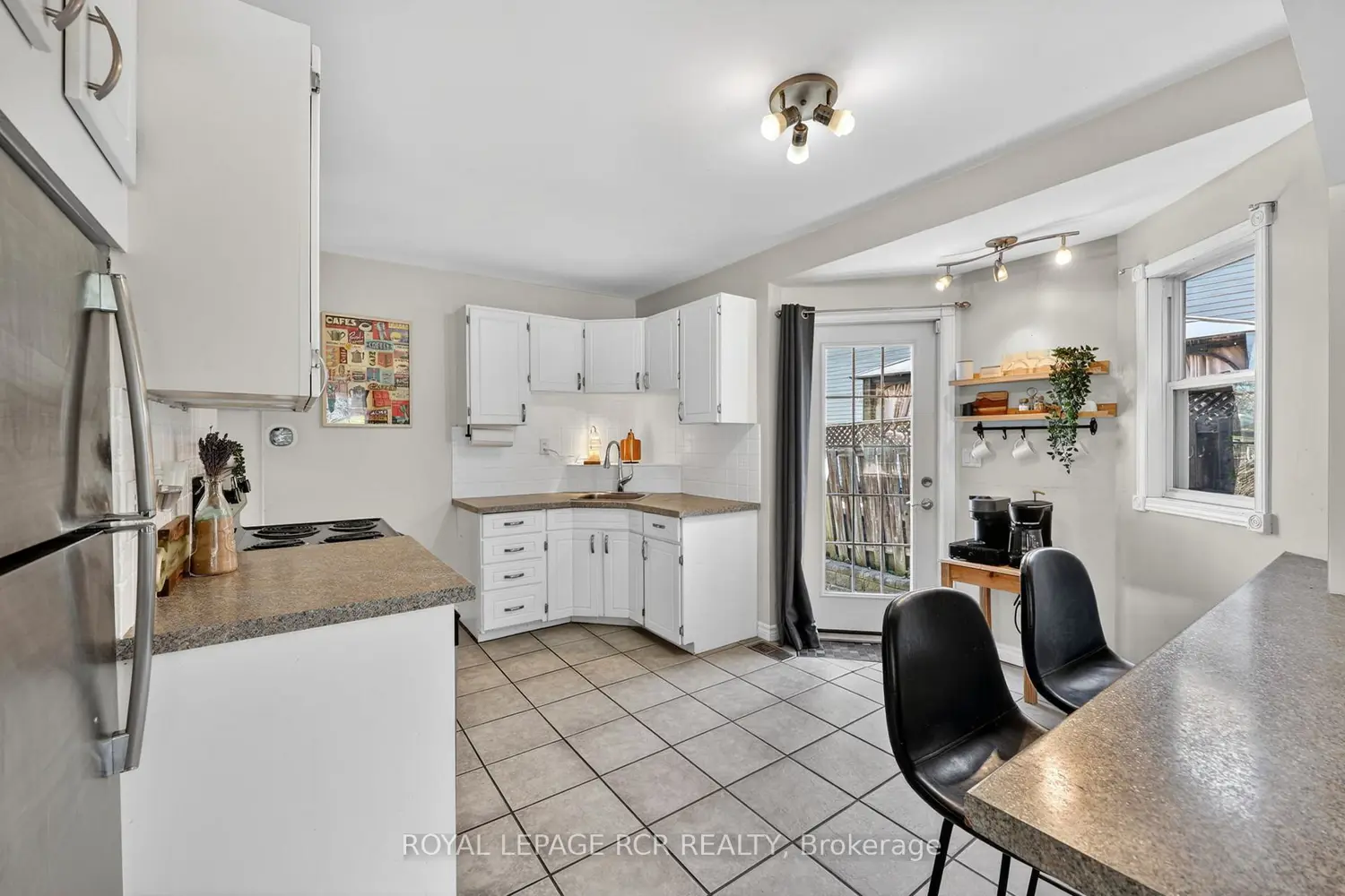 266 Kenwood Avenue photo 2