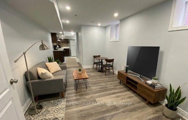 Additional image 2 of 107 Castle Oaks Crossing, Brampton, ON, L6P 3V2