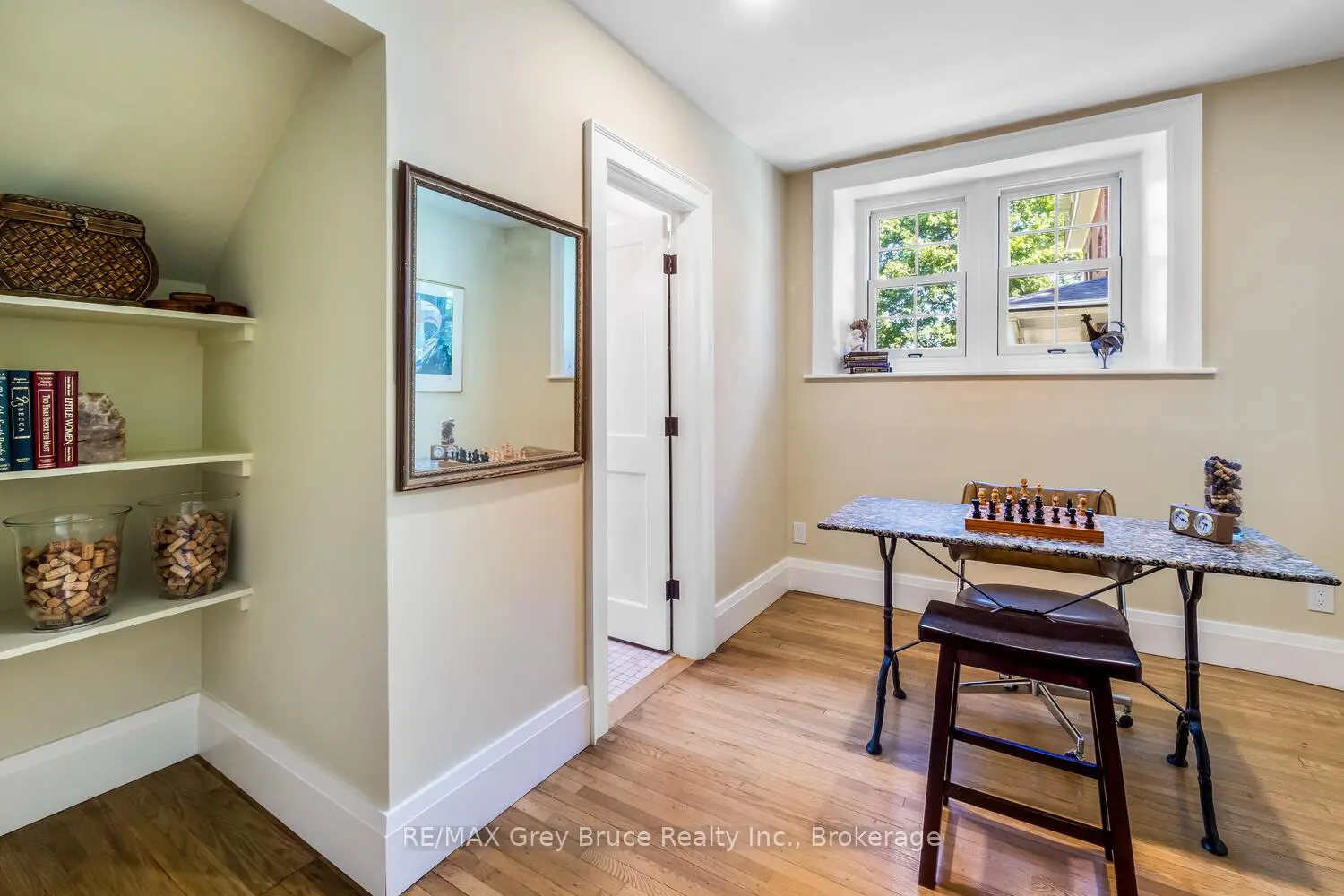 Additional image 9 of 1075 4Th Avenue