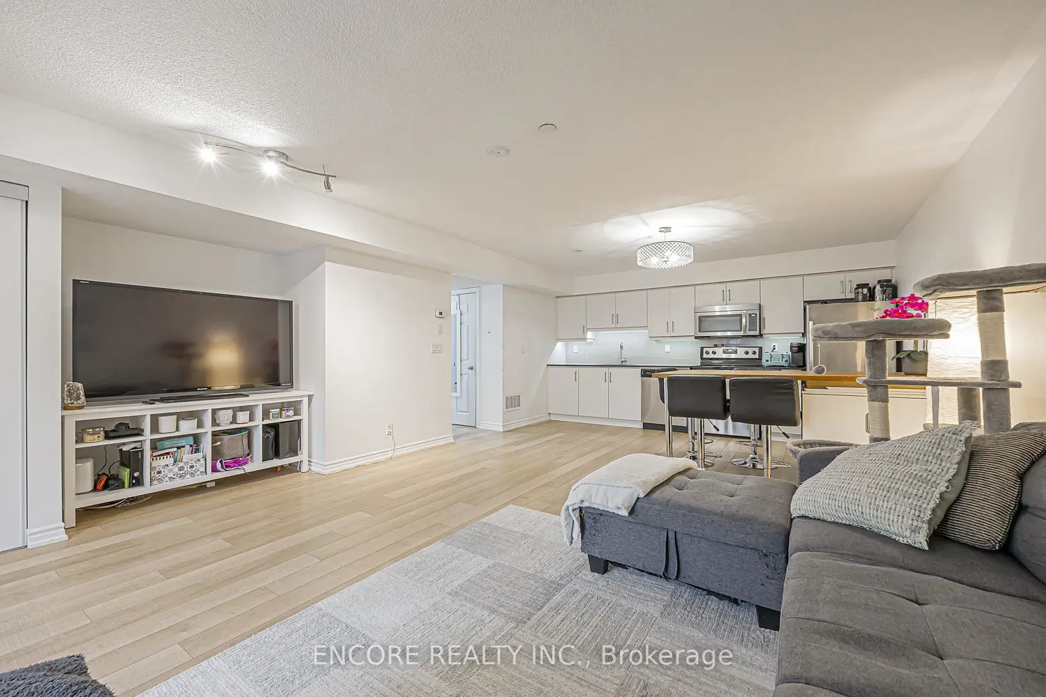 10 Carnation Avenue 8 photo 5