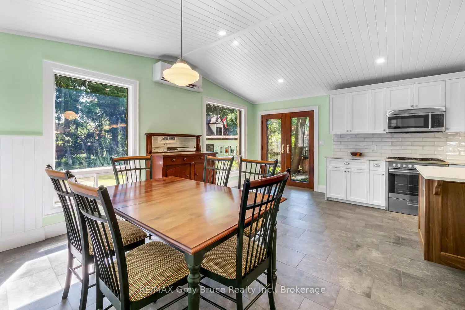 Additional image 8 of 1075 4Th Avenue
